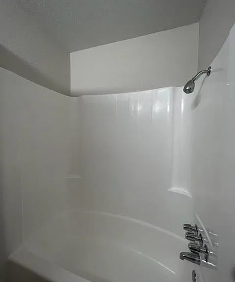 84 Kingswood Dr #6 — Photo 3