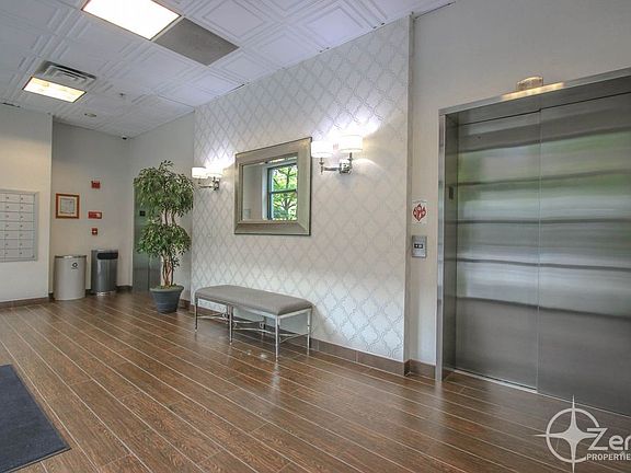 5th image of 400 W 8th St Unit 302
