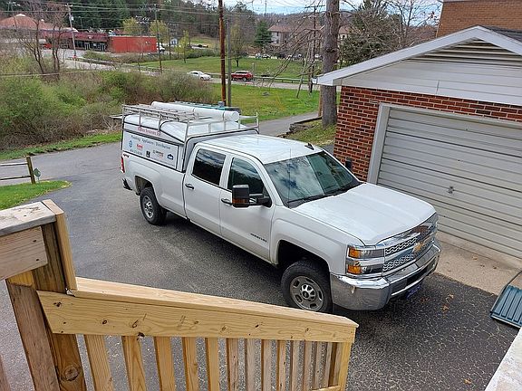 3rd image of 810 New River Dr
