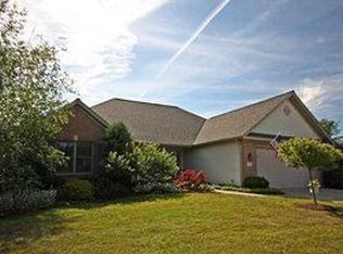 5 Acorn Cir, Orchard Park, NY 14127