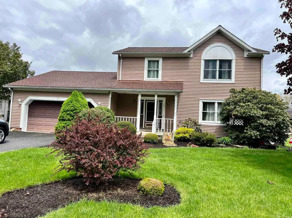 101 Valley Ct, Elkins, WV 26241