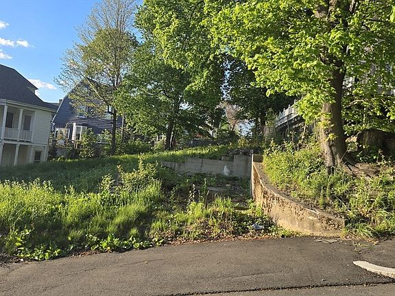 3rd image of 15 Forestdale Rd