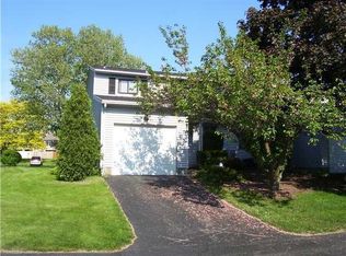 12 Arbor Ct, Fairport, NY