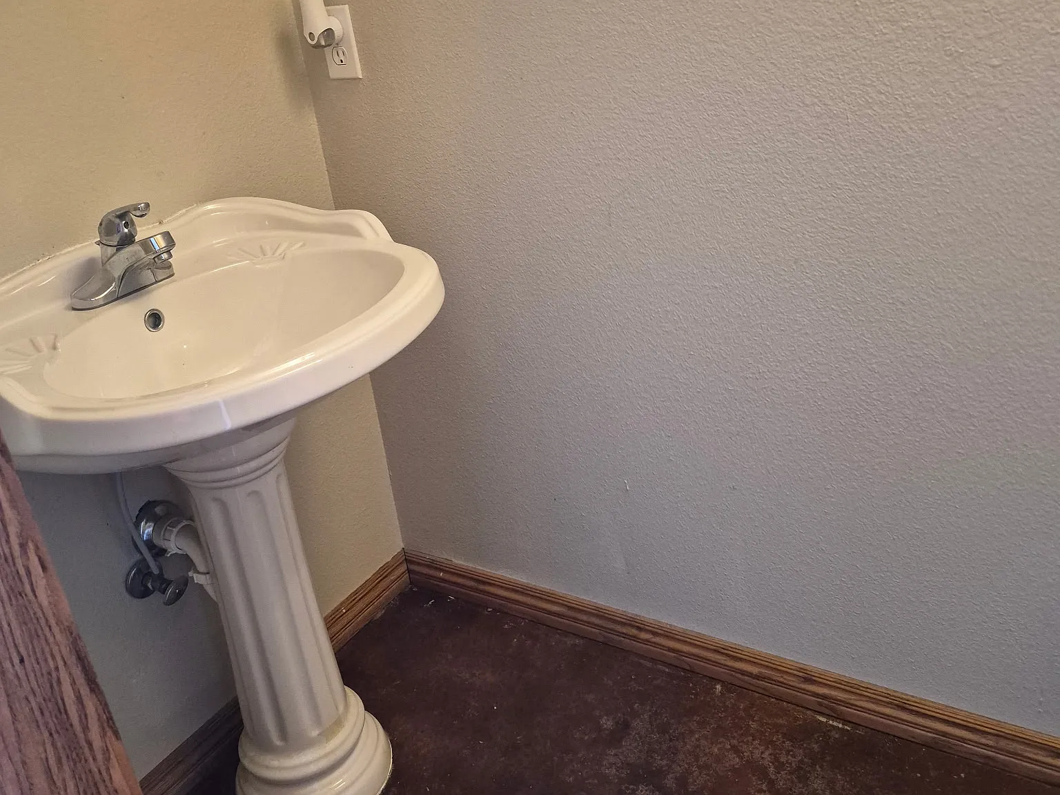 2 bed, 2.5 bath, 1400 sqft, $1,100 — Photo 4