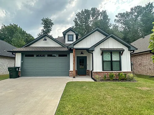 3048 Legacy Cir Photo 1