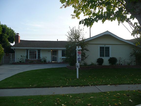 Shows like a Model Home!