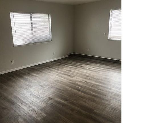 5th image of 486 Wagman Dr