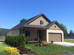 222 Pioneer Ave NE, Castle Rock, WA 98611