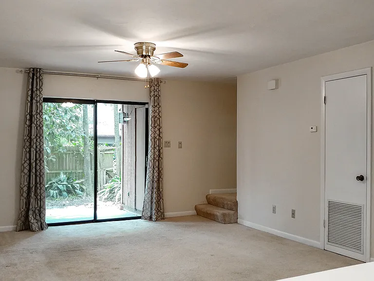 6941 SW 45th Ave — Photo 5