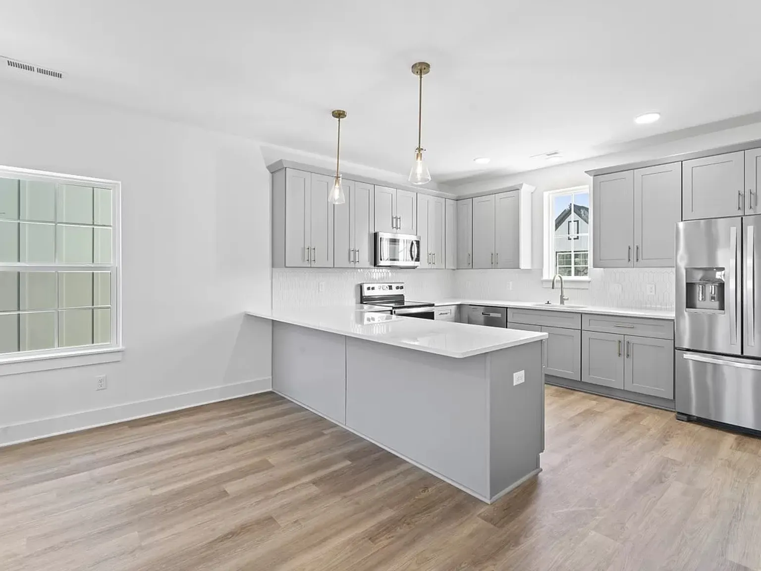 3 bed, 3.5 bath, 1750 sqft, $1,249 — Photo 1