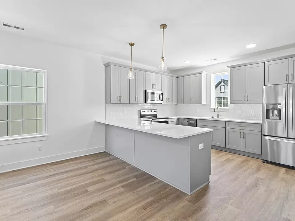 700 N Dupont Ave #212B