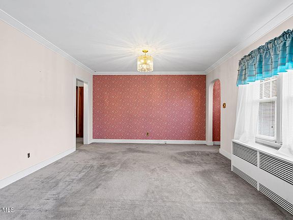 5th image of 905 Vischer Avenue