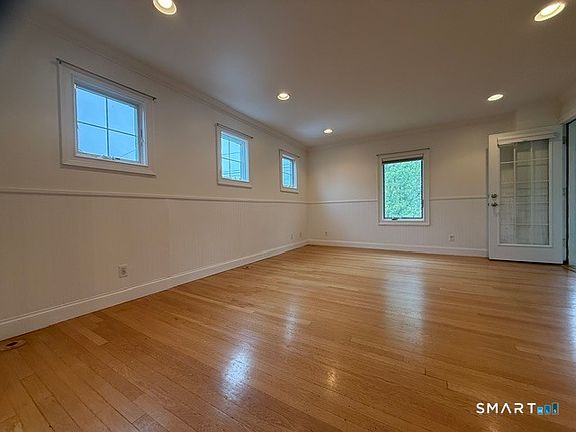 3rd image of 40 Austin Road