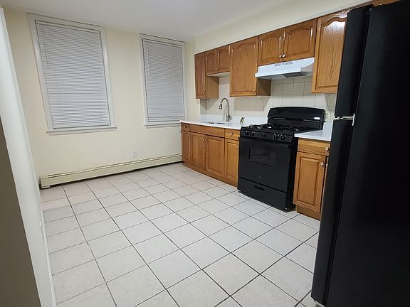 4th image of 88 Vroom St Floor 1