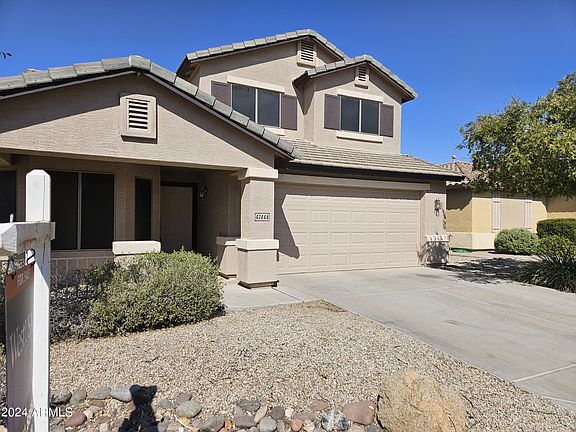 3rd image of 42444 W DESERT FAIRWAYS Drive