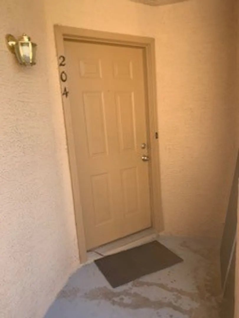 Updated 2 bedroom unit in Colorado Bay!! — Photo 2