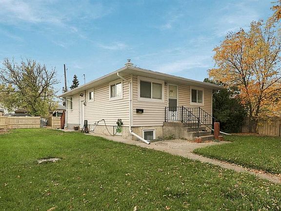 3rd image of 1822 1a Ave N