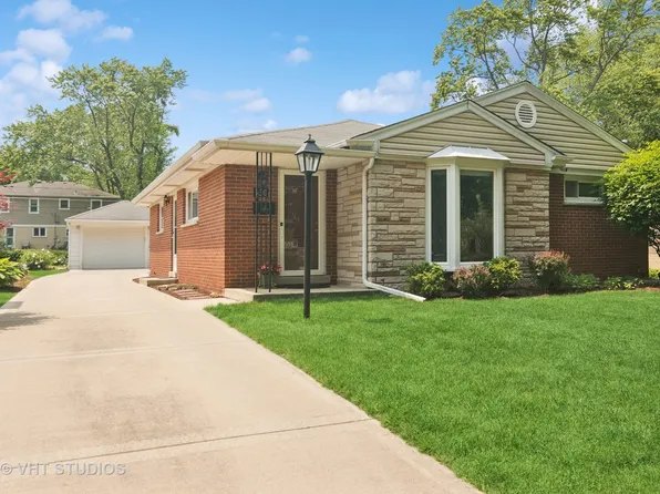 530 S Mitchell Ave, Arlington Heights, IL 60005