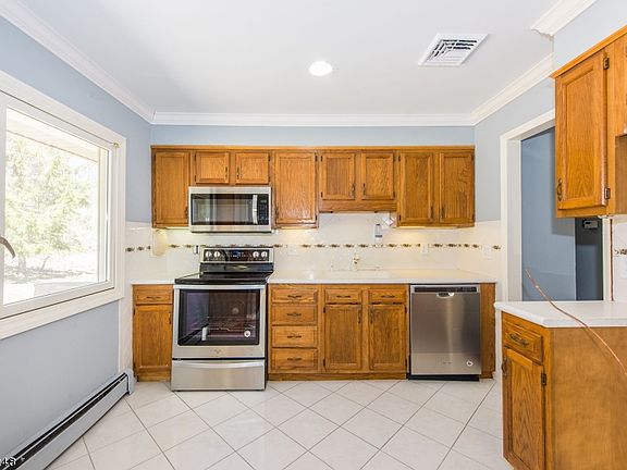 3rd image of 28 Panorama Dr
