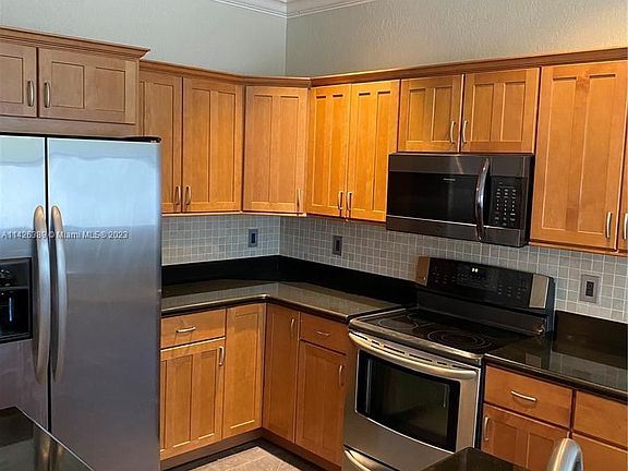 5th image of 187 Bayridge Ln