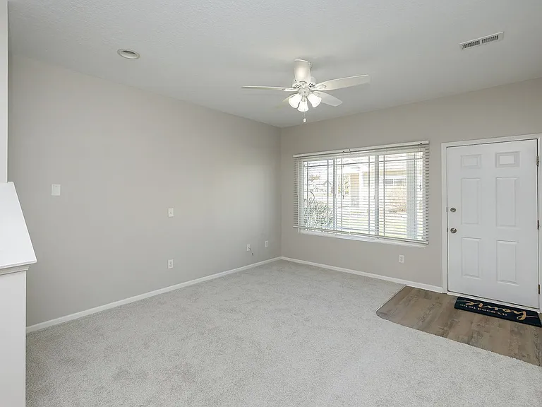 1108 NE 7th Ln — Photo 4