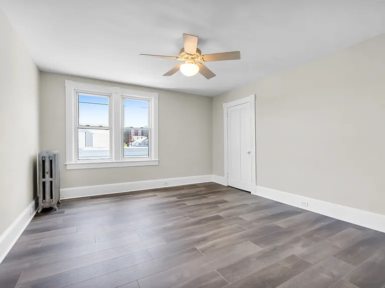 265-267 E Bertsch St #4 — Photo 16