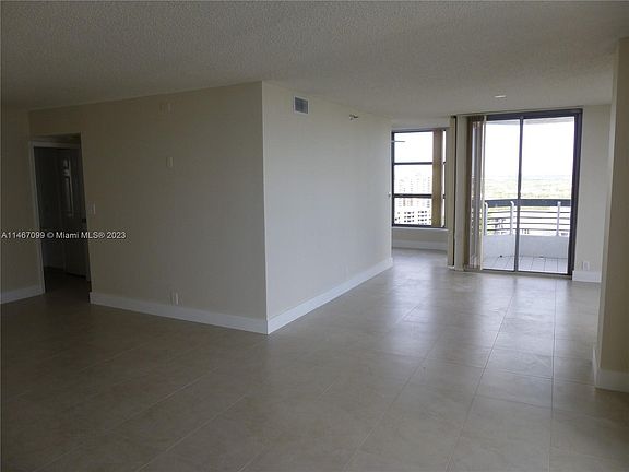 4th image of 3530 Mystic Pointe Dr APT 3106