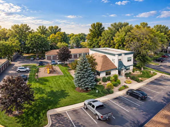 The Groves Apartments