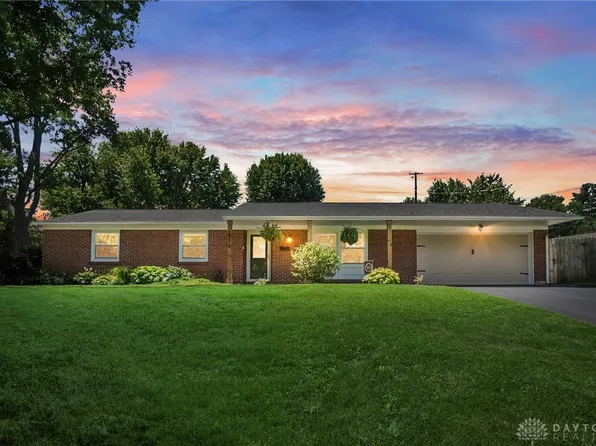 2376 Portage Path, Bellbrook, OH 45305