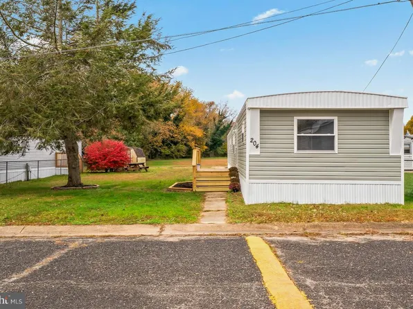 868 E Commerce St Trailer 204, Bridgeton, NJ 08302