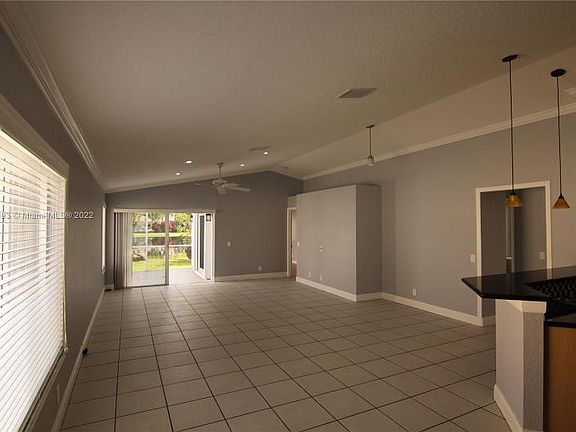 2nd image of 4451 Dogwood Cir