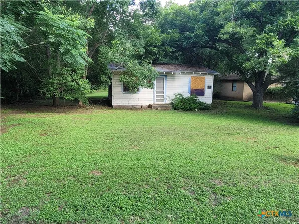 304 Harris St, Smithville, TX 78957