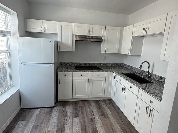 3rd image of 227 N Ridgewood Dr #203