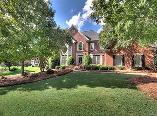 6200 Woodleigh Oaks Dr, Charlotte, NC 28226