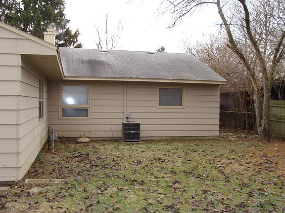 230 Back yard_02192016