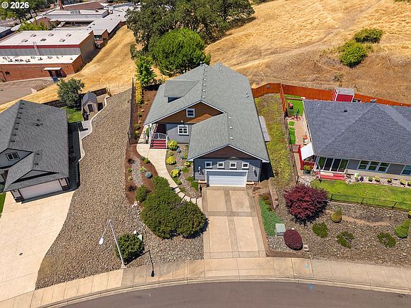 4th image of 1984 NE Sunset Loop Dr