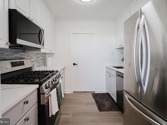 3rd image of 1401 Pennsylvania Ave APT 1511