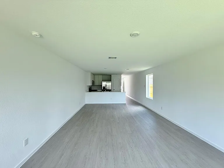 920 Capracotta Dr — Photo 3