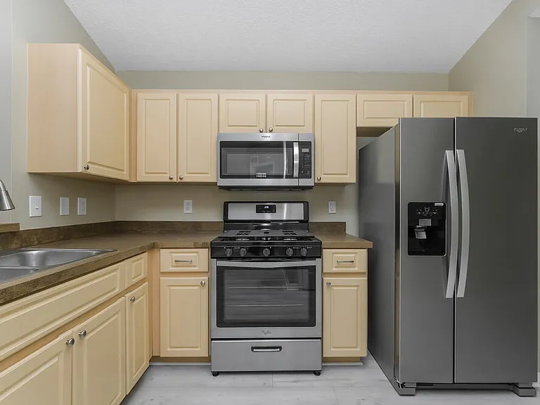 6719 Summer Cove Dr — Photo 8
