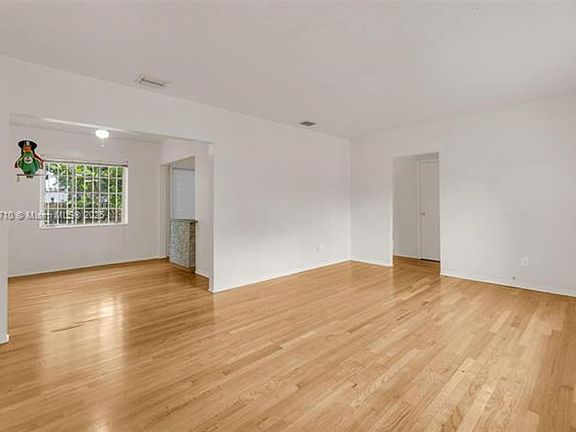 4th image of 69 NE 115th St #0