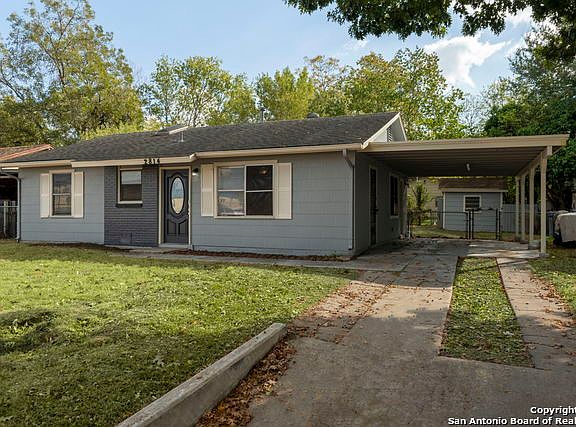3rd image of 2814 Navajo St