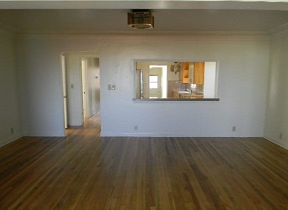 3rd image of 908 Wyoming St