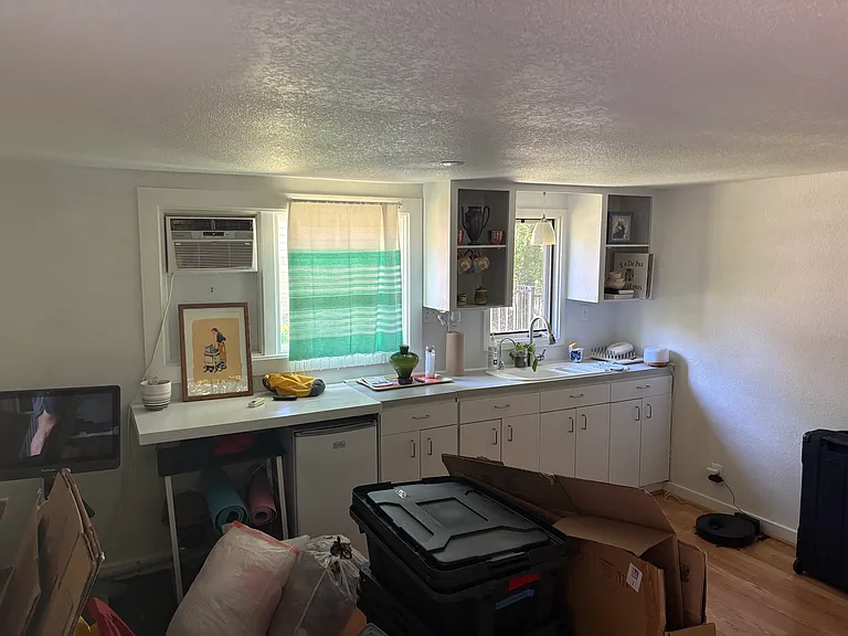 718 W Colorado Blvd — Photo 19