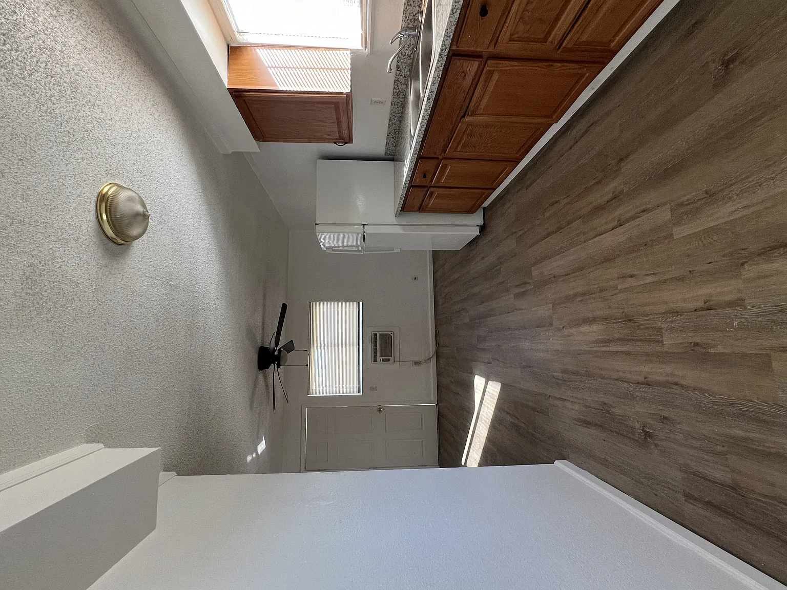 1005 West 7th St — Photo 1