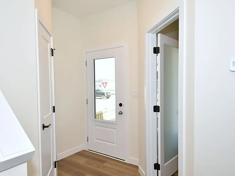 2133 5th Ave SW — Photo 4