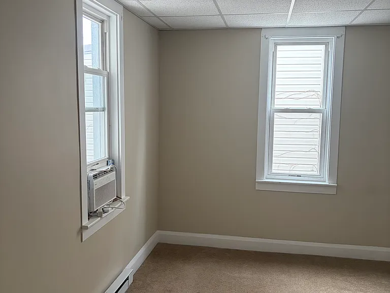 1614 W Market St — Photo 9