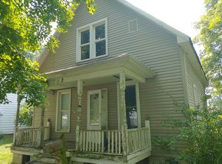 702 School St, Nokomis, IL