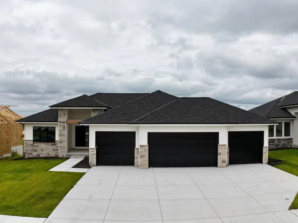 5432 N 213th Ave, Elkhorn, NE 68022