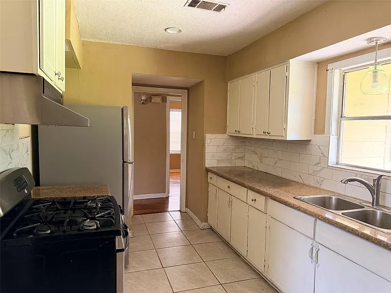 5343 Beechnut St — Photo 11