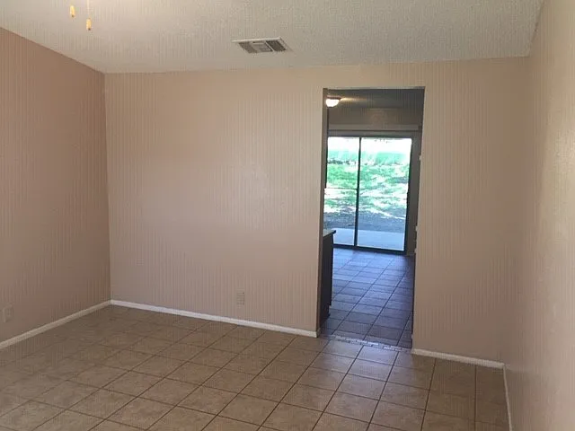 *Coming Soon* 3br/2ba Home With Covered Patio & Fenced Yard! — Photo 4